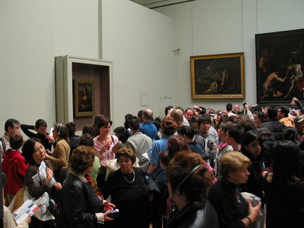 The persistant crowd around the Mona Lisa.