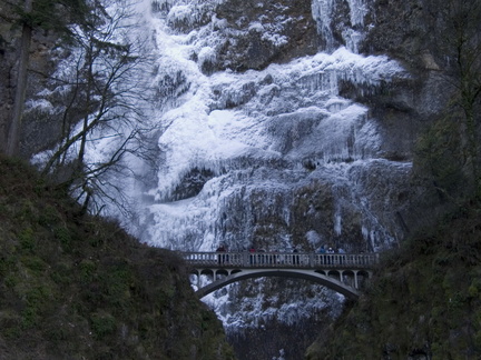 The bridge at the base of Multnomah Falls