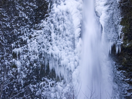 The frozen wall at Horsetail Falls.